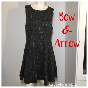 BOW & ARROW Black & White Fit & Flare Dress Size M